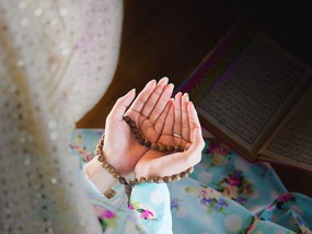 چه کنیم تا در نماز حواسمان پرت نشود؟