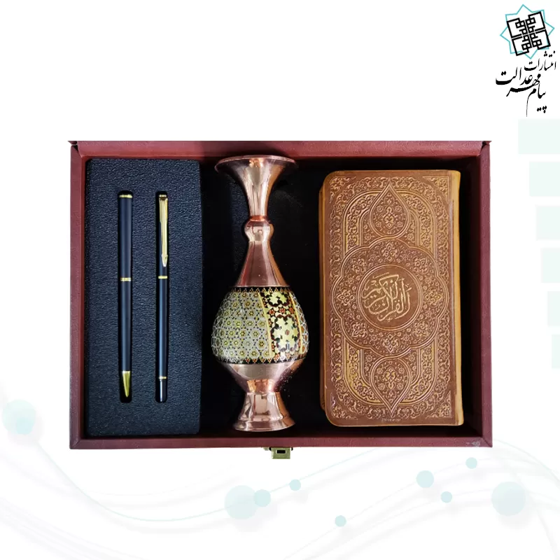 قرآن پالتویی چرم با گلدان خاتم و خودکار و روان نویس