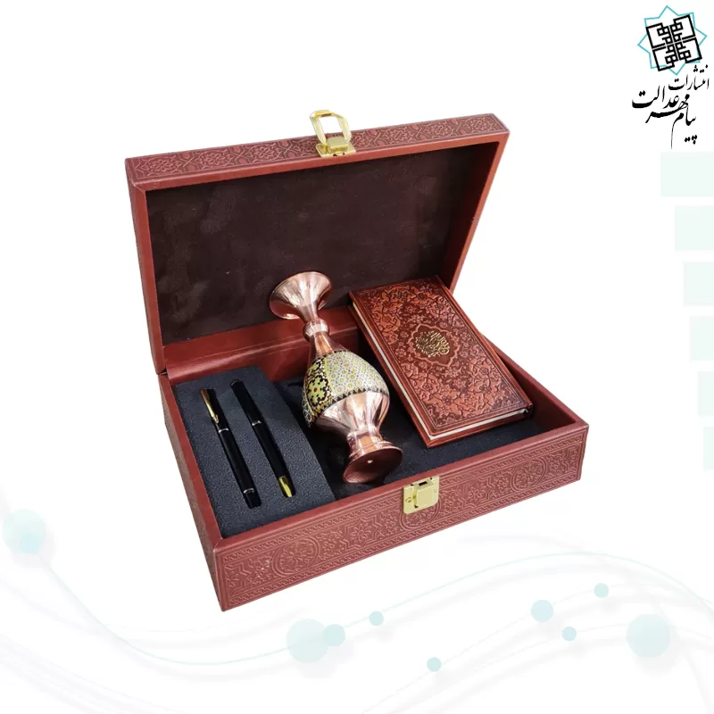 صحیفه سجادیه پالتویی چرم با گلدان خاتم و خودکار و روان نویس