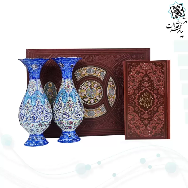 قرآن پالتویی چرم با 2 گلدان مینا